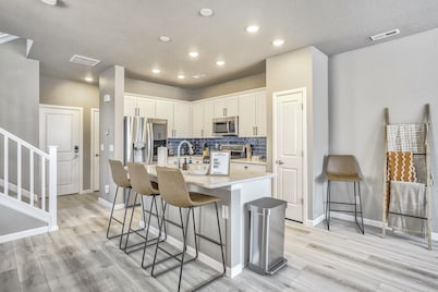 3BD Modern Home Close to Usafa