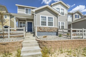 Exterior - 3BD Modern Home Close to Usafa (Monument)