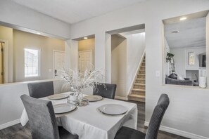 Dining - 3bdquiet Suburbsthe Perfect Get Away (Colorado Springs)