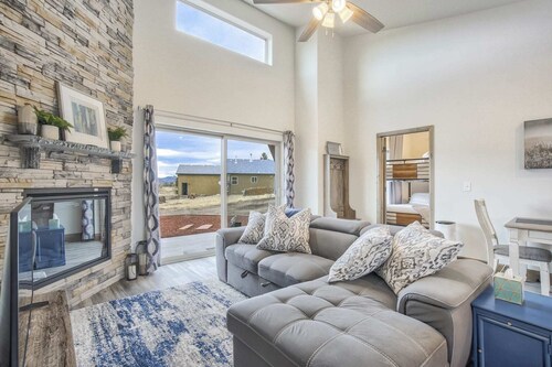 2BD Mtn Family Getaway w/ King Suite