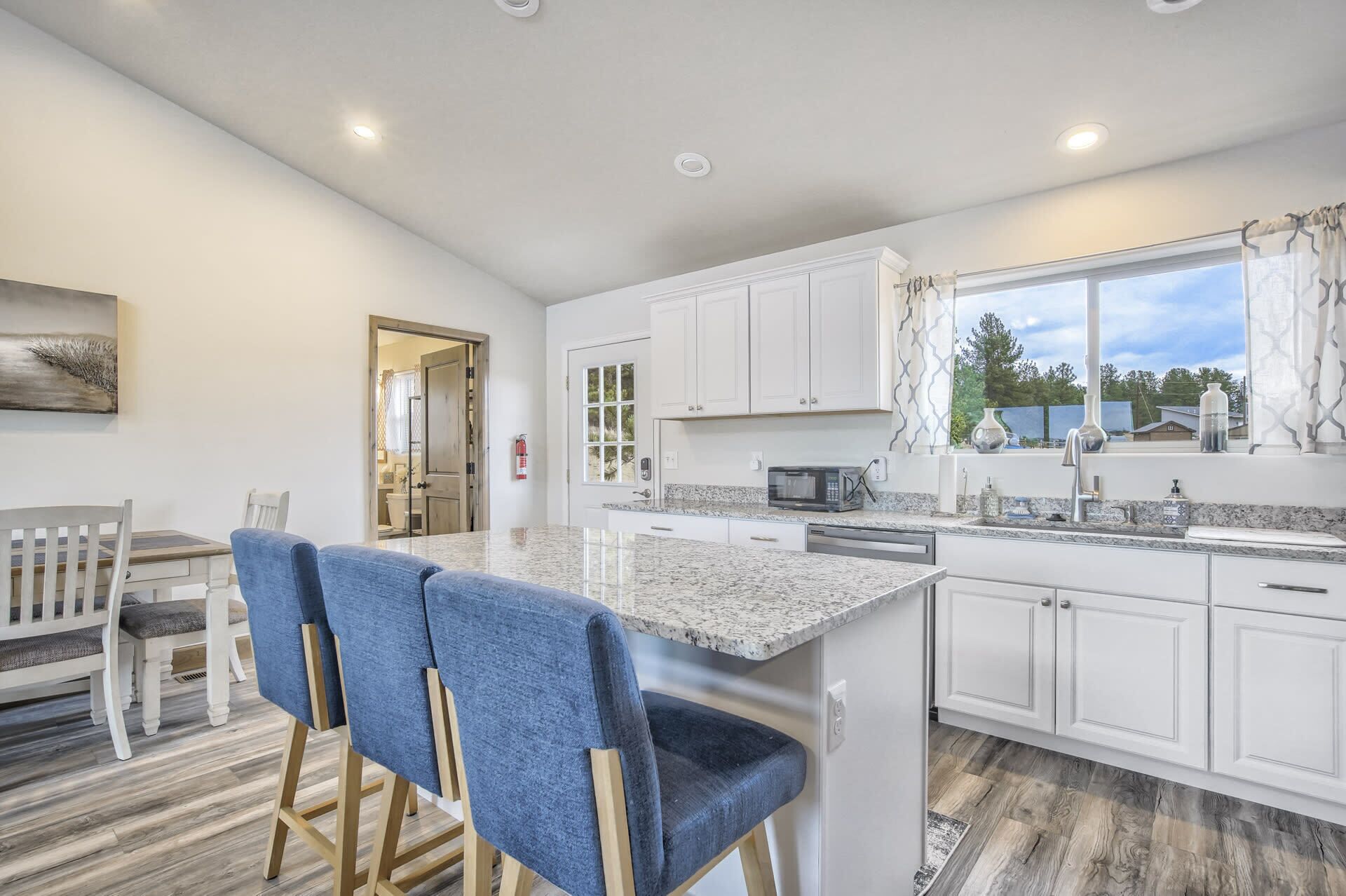 Microwave, oven, stovetop, dishwasher