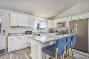 Lò vi sóng, lò nướng, bếp n ấu, máy rửa bát 