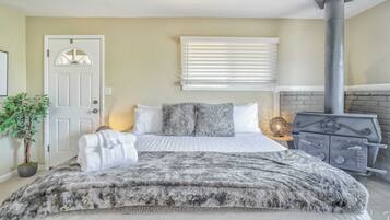 3 bedrooms, iron/ironing board, bed sheets