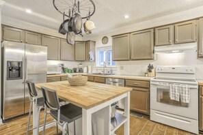 Micro-ondas, fogão, cooktop, lava-louças