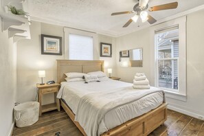 บ้านพัก (2 Bedrooms) | 2 ห้องนอน, เตารีด/โต๊ะรีดผ้า, ผ้าปูที่นอน