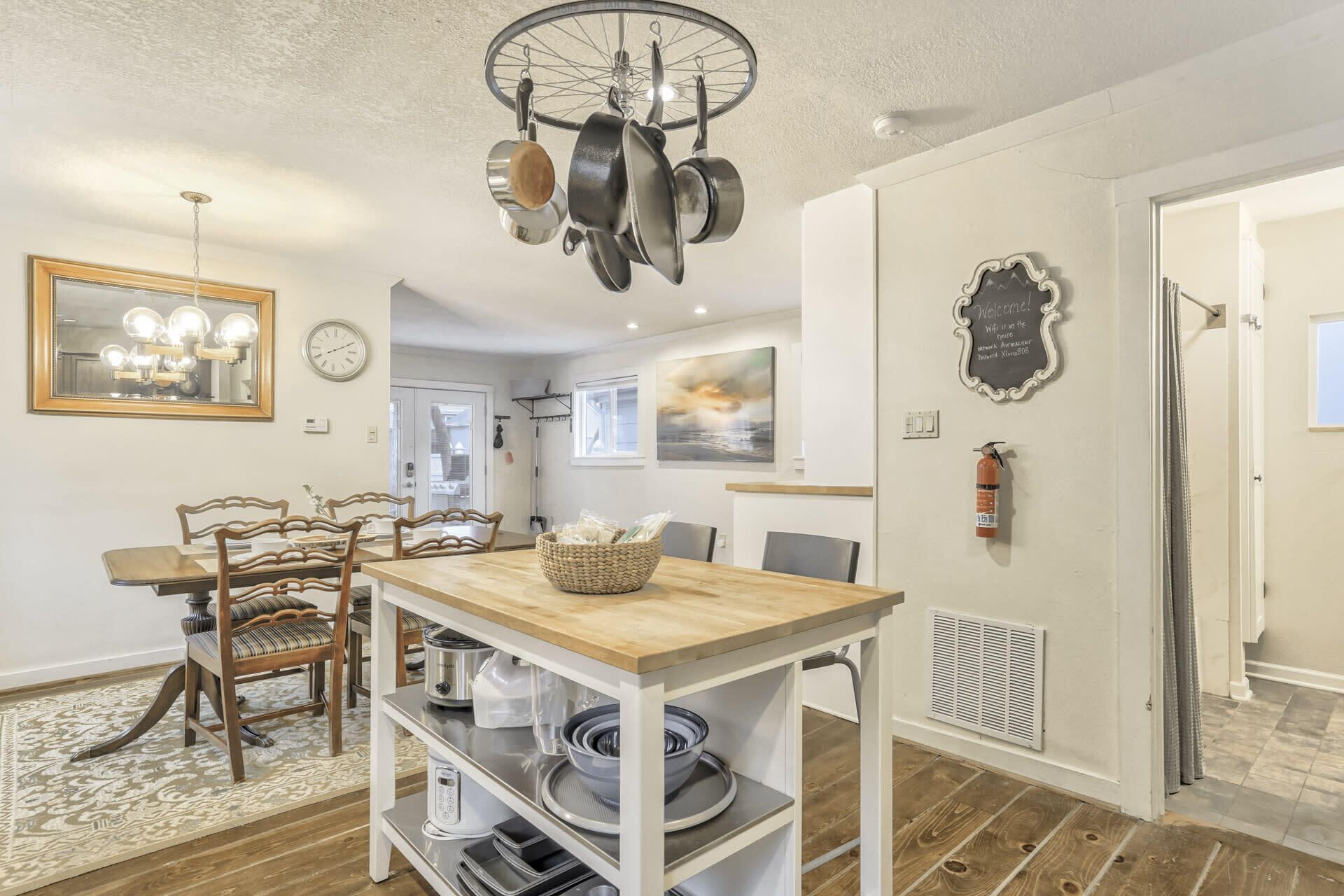 House (2 Bedrooms) | Private kitchen | Microwave, oven, stovetop, dishwasher