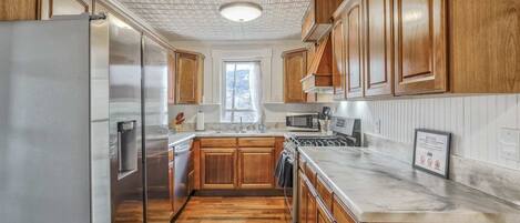 Microwave, oven, stovetop, dishwasher