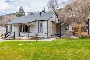 Exterior - 1BR Quiet Neighborhood & Nearby Parks (Manitou Springs)