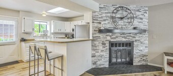 3brstate Park&mountainsnearby Lake