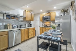 Microwave, oven, stovetop, dishwasher - 1BD Suitewalking Distance From Red Rocks (Colorado Springs)