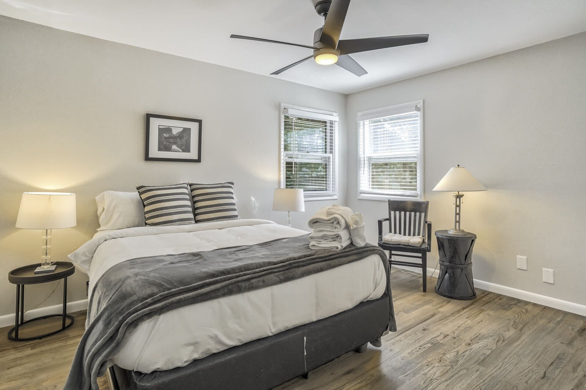 4 bedrooms, laptop workspace, iron/ironing board, bed sheets