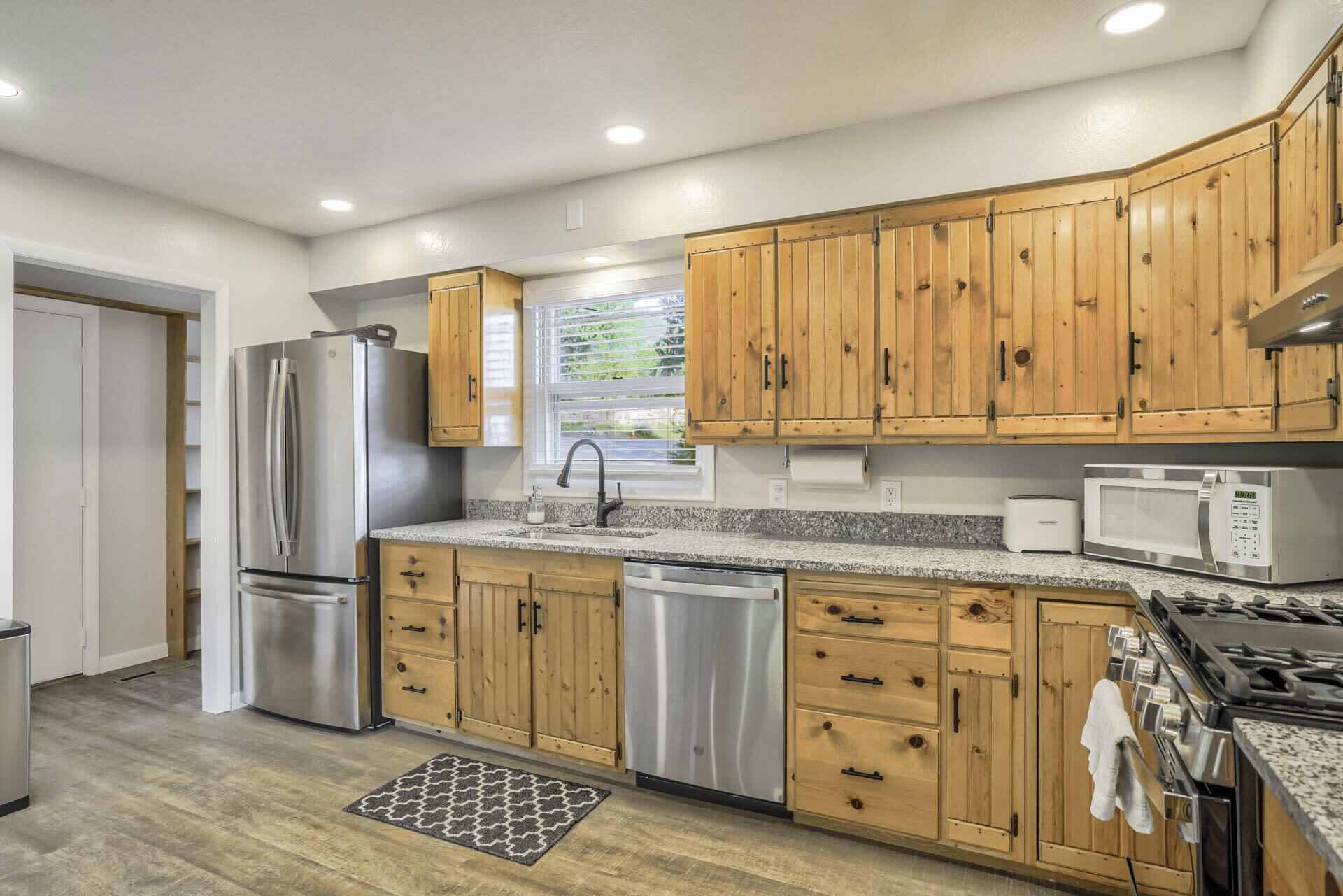 Microwave, oven, stovetop, dishwasher