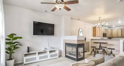 3brmodern Homenearby Parks & Mountains