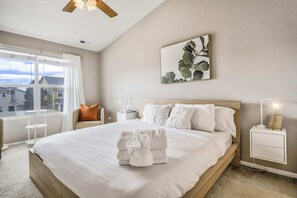 3 bedrooms, laptop workspace, iron/ironing board, bed sheets