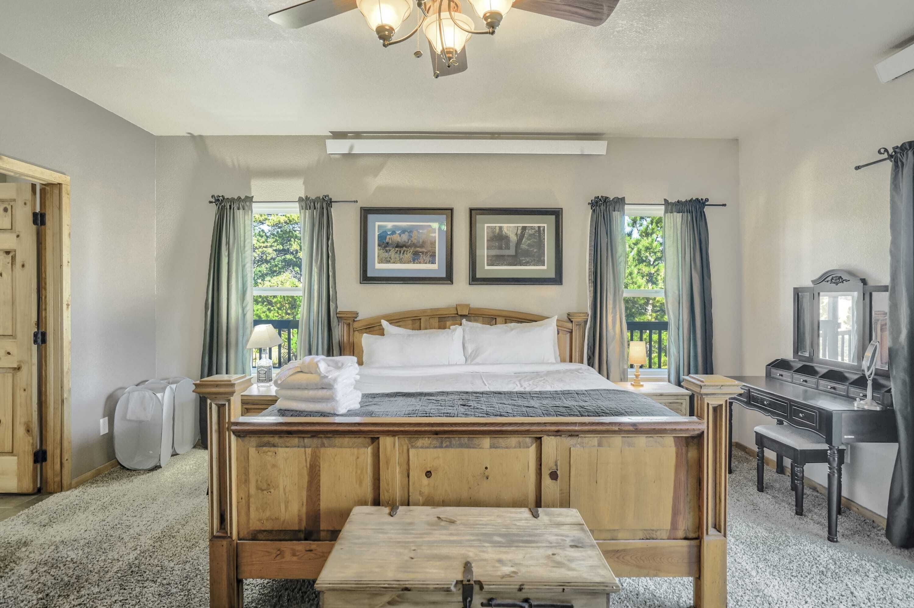 4 bedrooms, laptop workspace, iron/ironing board, bed sheets