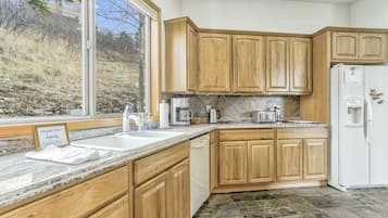 Ketuhar gelombang mikro, ketuhar, dapur, mesin basuh pinggan mangkuk