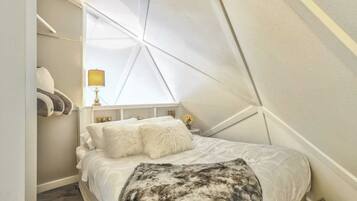 1 bedroom, laptop workspace, iron/ironing board, bed sheets