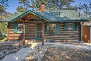 Exterior - Wine Gazebopikes Peak Mountain Log Cabin for 2 (Cascade)