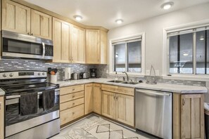 Micro-ondas, fogão, cooktop, lava-louças