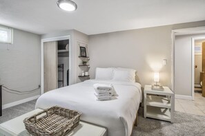 5 quartos, espaço de trabalho para notebook