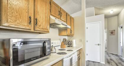 3bddog-friendlynear Shopping & Restaurants