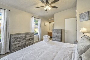 3 개의 침실, 노트북 작업 공간, 다리미/다리미판, 침대 시트