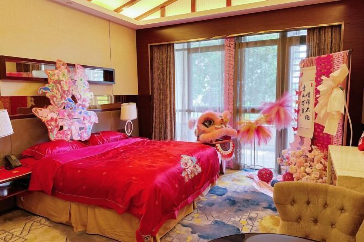 Cribs/infant beds