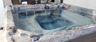 2 Mins to Cattle Barn l Hot Tub l Bbq Grill