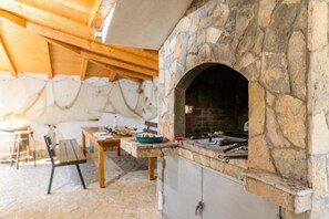 Outdoor dining - Apartment in Okrug Gornji with Seaview, Air condition, WIFI, Washing machine (5049-1) (Okrug Gornji)