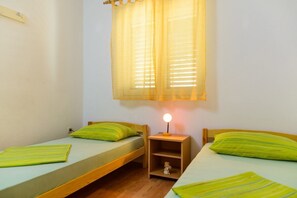 2 bedrooms, free WiFi, bed sheets, wheelchair access