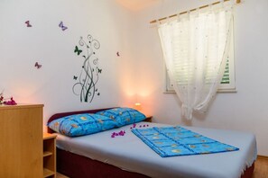 2 bedrooms, free WiFi, bed sheets, wheelchair access