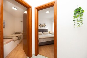 2 bedrooms, free WiFi, bed sheets - Apartment in Okrug Gornji with Seaview, Terrace, Air condition, WIFI (5049-3) (Okrug Gornji)