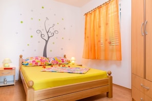 2 bedrooms, free WiFi, bed sheets, wheelchair access