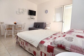 Free WiFi, bed sheets - Apartment in Okrug Gornji with Terrace, Air condition, WIFI, Washing machine (5059-3) (Okrug Gornji)
