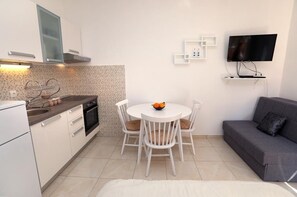 Interior - Apartment in Okrug Gornji with Terrace, Air condition, WIFI, Washing machine (5059-3) (Okrug Gornji)