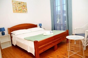 2 bedrooms, free WiFi, bed sheets - Apartment in Trogir with Seaview, Terrace, Air condition, WIFI (5065-1) (Trogir)