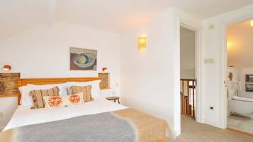 3 bedrooms, individually decorated, individually furnished, free WiFi