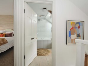 3 Schlafzimmer, individuell dekoriert, individuell eingerichtet