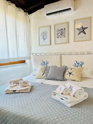 3 chambres, bureau, fer et planche Ă repasser, lit parapluie