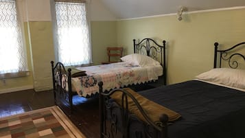 3 bedrooms, desk, free WiFi, bed sheets