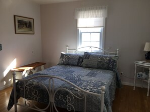 3 bedrooms, desk, free WiFi, bed sheets - The Farmhouse at Norskedalen's Thrunegaarden (Coon Valley)