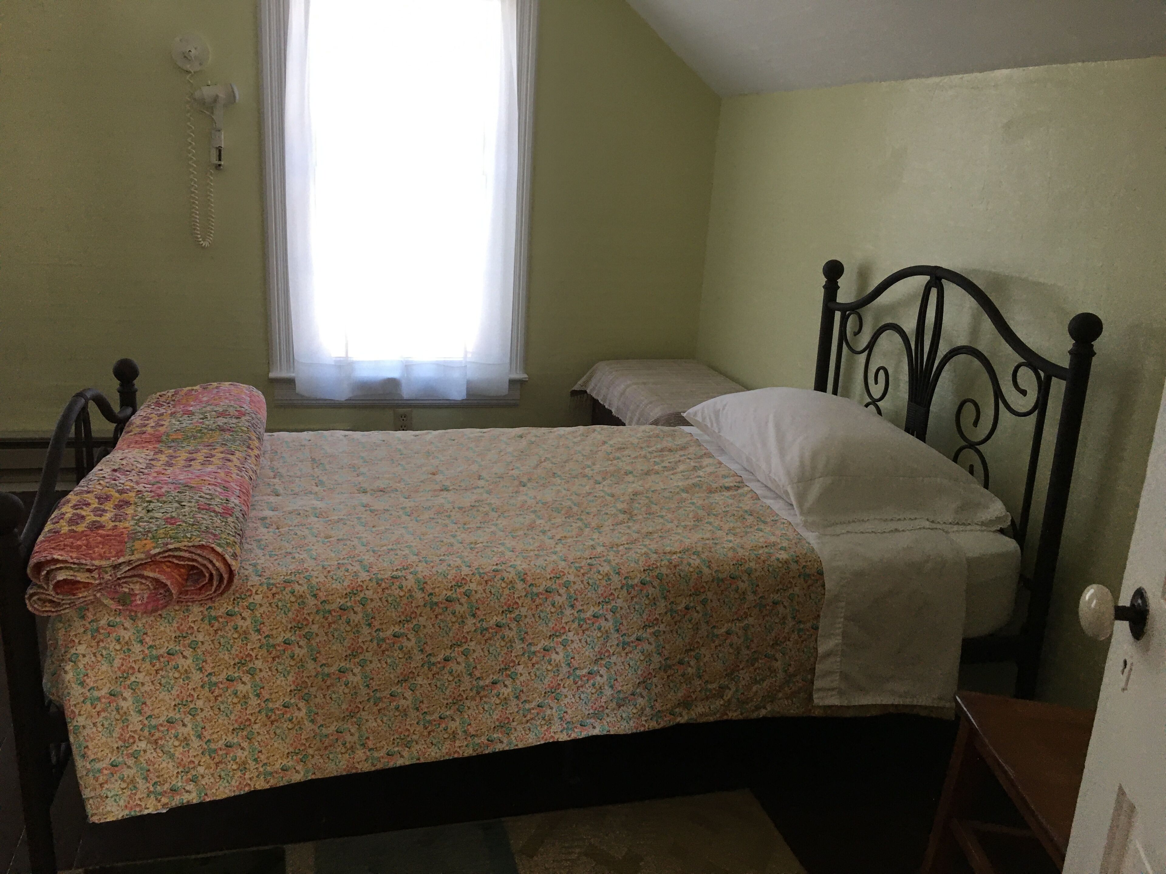 3 bedrooms, desk, free WiFi, bed sheets