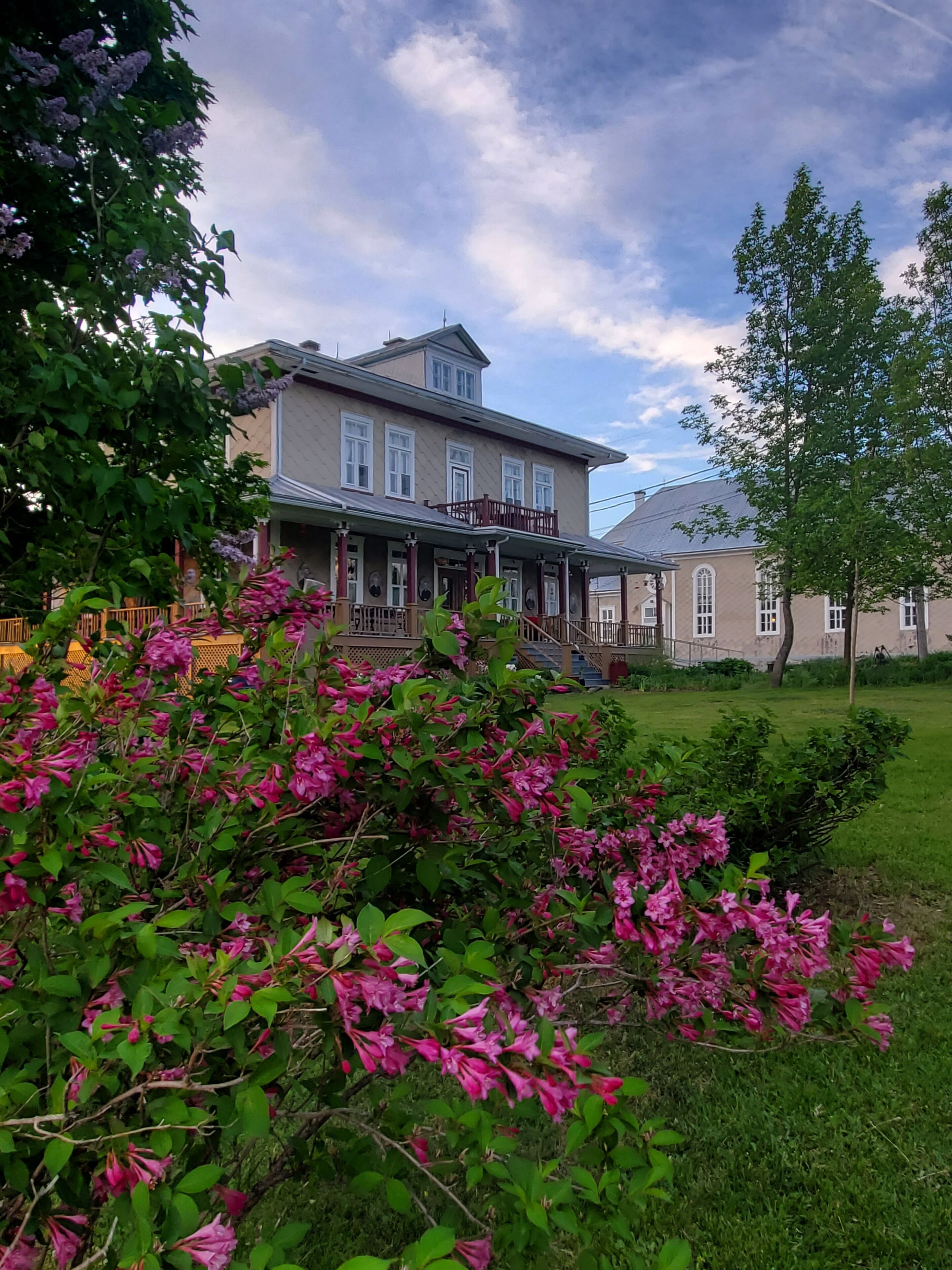 Mặt tiền nơi lưu trú