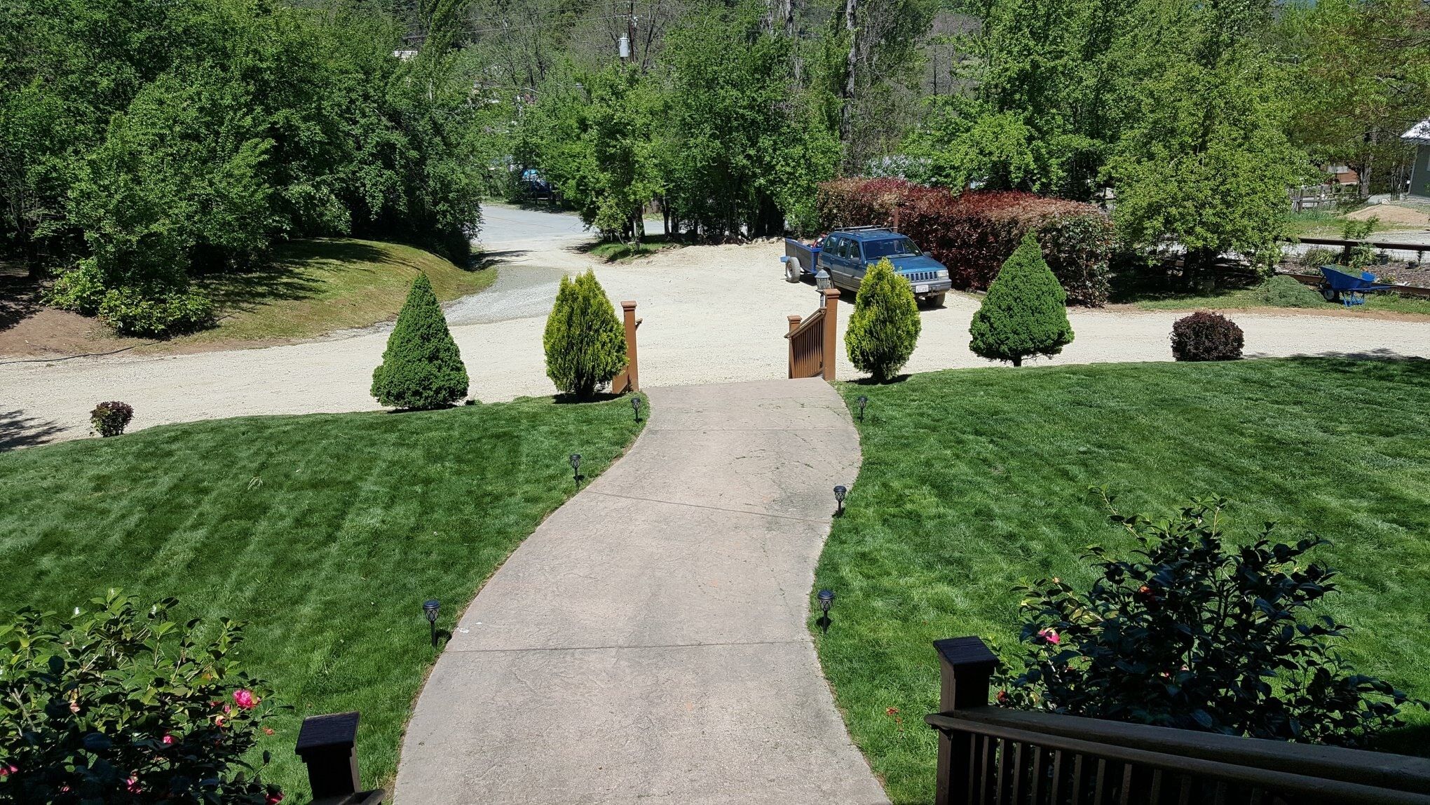 5 rooms with private baths