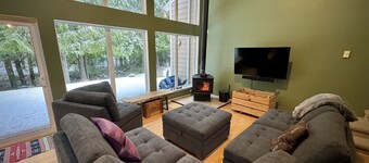 Private 5 Acres on Nisqually River, 2 King Beds