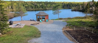 Fiddler's Lake Escape Vacation Apartment