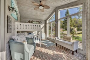 5 Schlafzimmer, BĂŒgeleisen/BĂŒgelbrett, Reisekinderbett, kostenloses WLAN