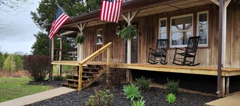 Relaxing retreat within miles from various activities