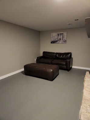 5 bedrooms, iron/ironing board, travel cot, free WiFi