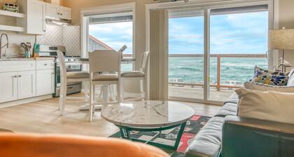 Spectacular Ocean Views! Watch Whale Migrations! Dog Friendly!